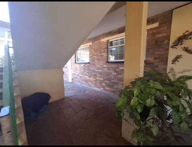 2 BEDROOM FLAT FOR SALE IN VANDERBIJLPARK CW 3